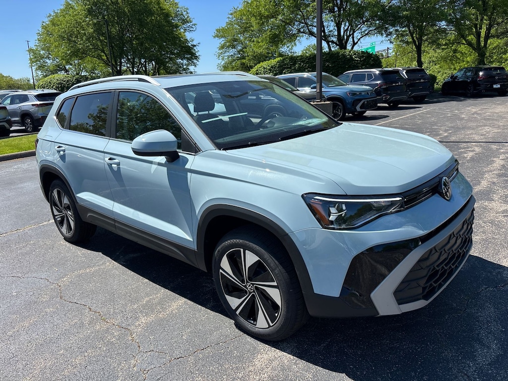 New 2026 Volkswagen Taos 1.5T SE SUV