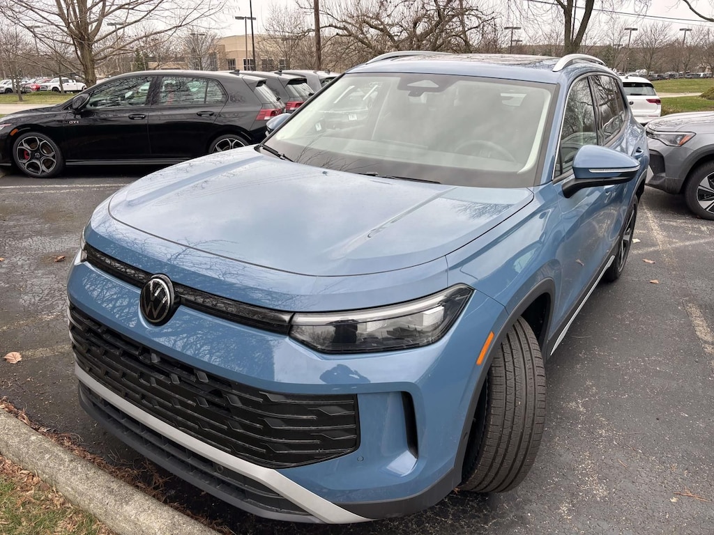 New 2026 Volkswagen Tiguan 2.0T SE SUV