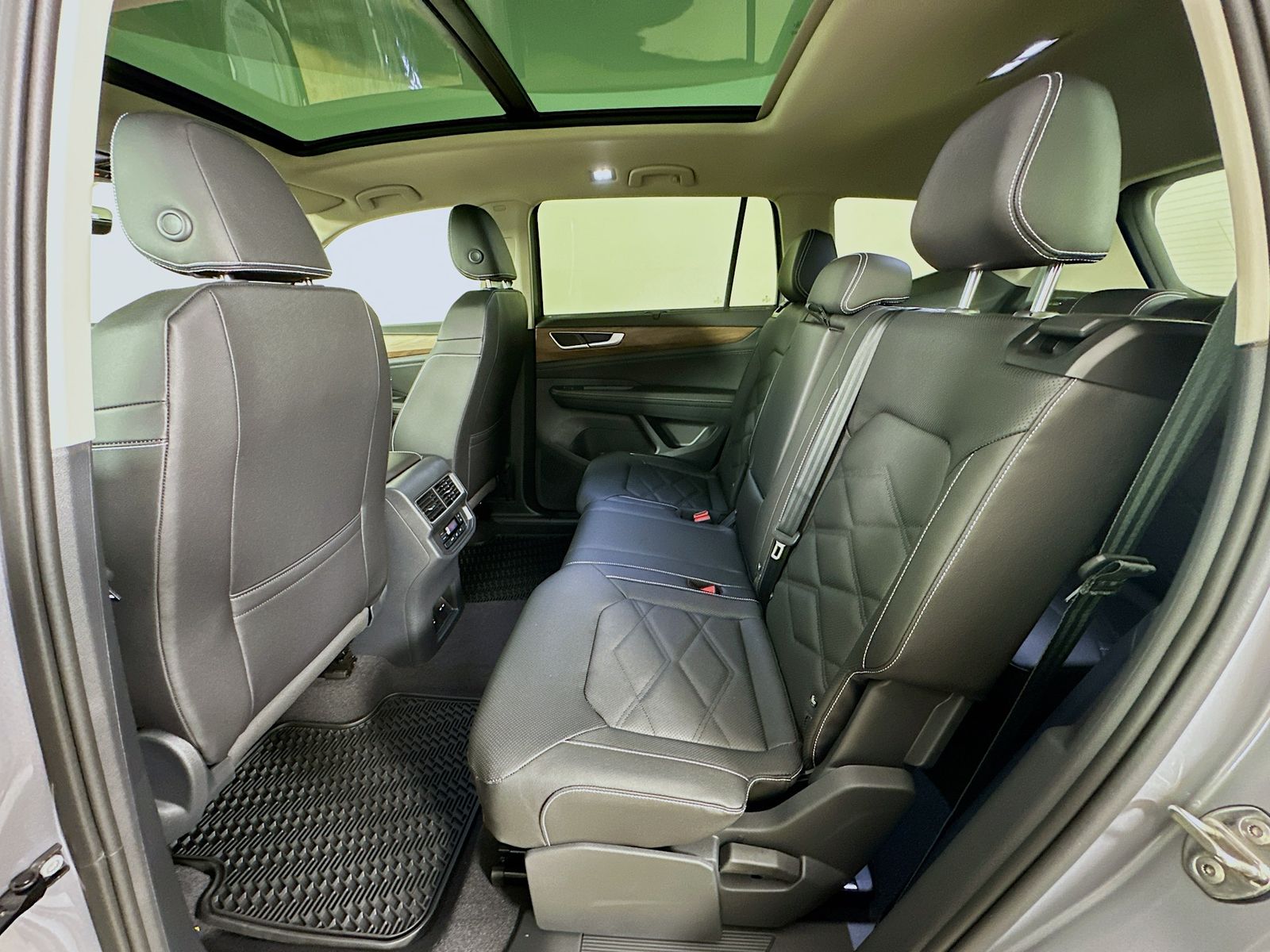 2026 Volkswagen Atlas SE w/Tech - Photo 37