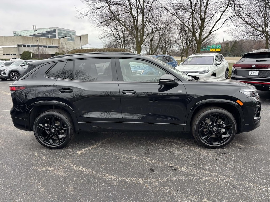 New 2026 Volkswagen Tiguan 2.0T SE R-Line Black SUV
