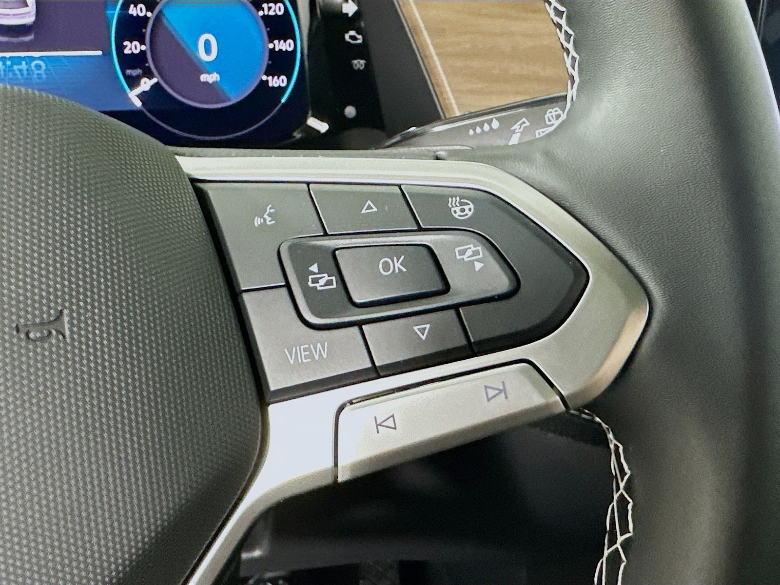 2026 Volkswagen Atlas SE w/Tech - Photo 19