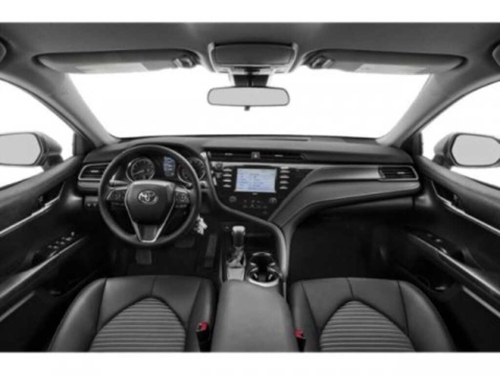 Used 2020 Toyota Camry SE Sedan