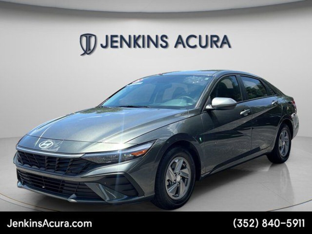 Used 2025 Hyundai Elantra SE Sedan