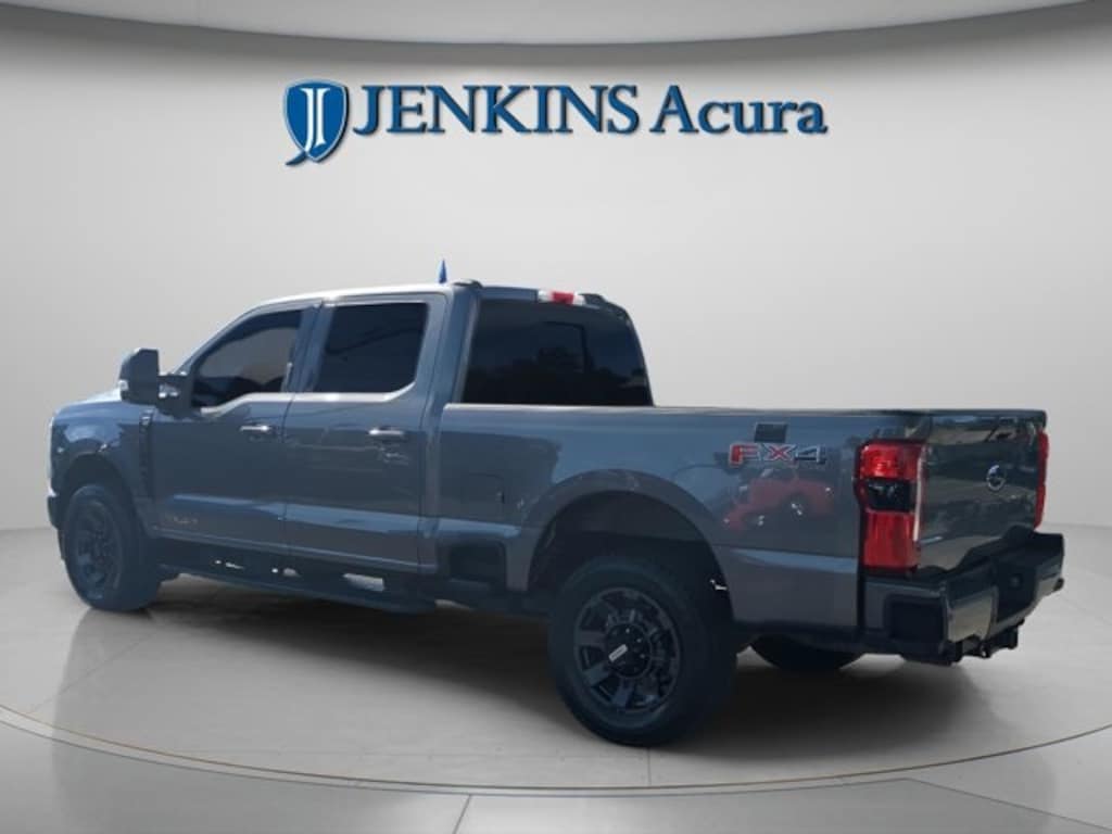 Used 2023 Ford F-250 Lariat Truck Crew Cab