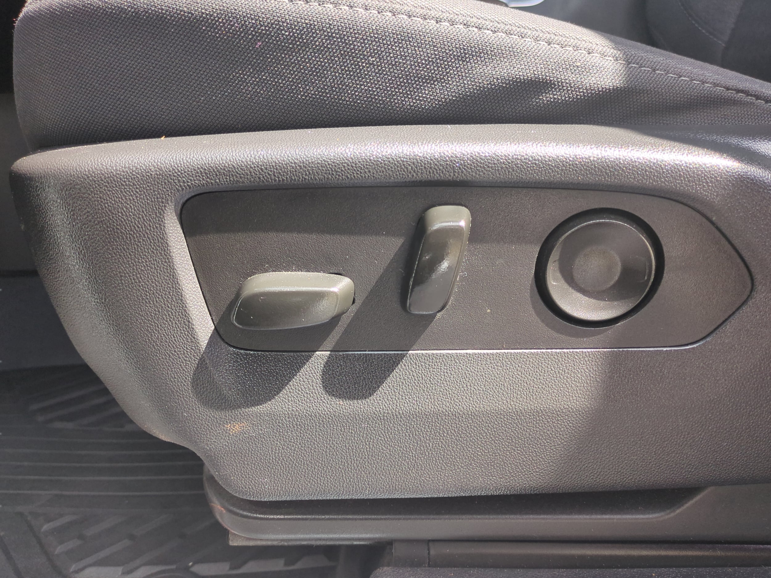 2023 Chevrolet Silverado 1500 RST - Photo 18