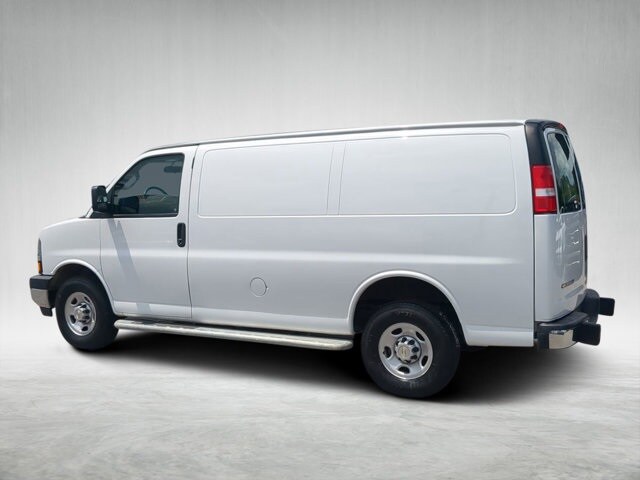 2024 Chevrolet Express 2500 Work Cargo Van photo 4