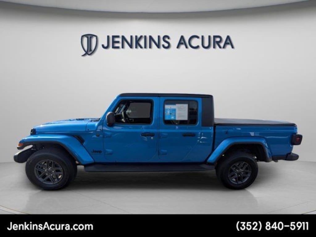 Used 2024 Jeep Gladiator Sport Truck Crew Cab