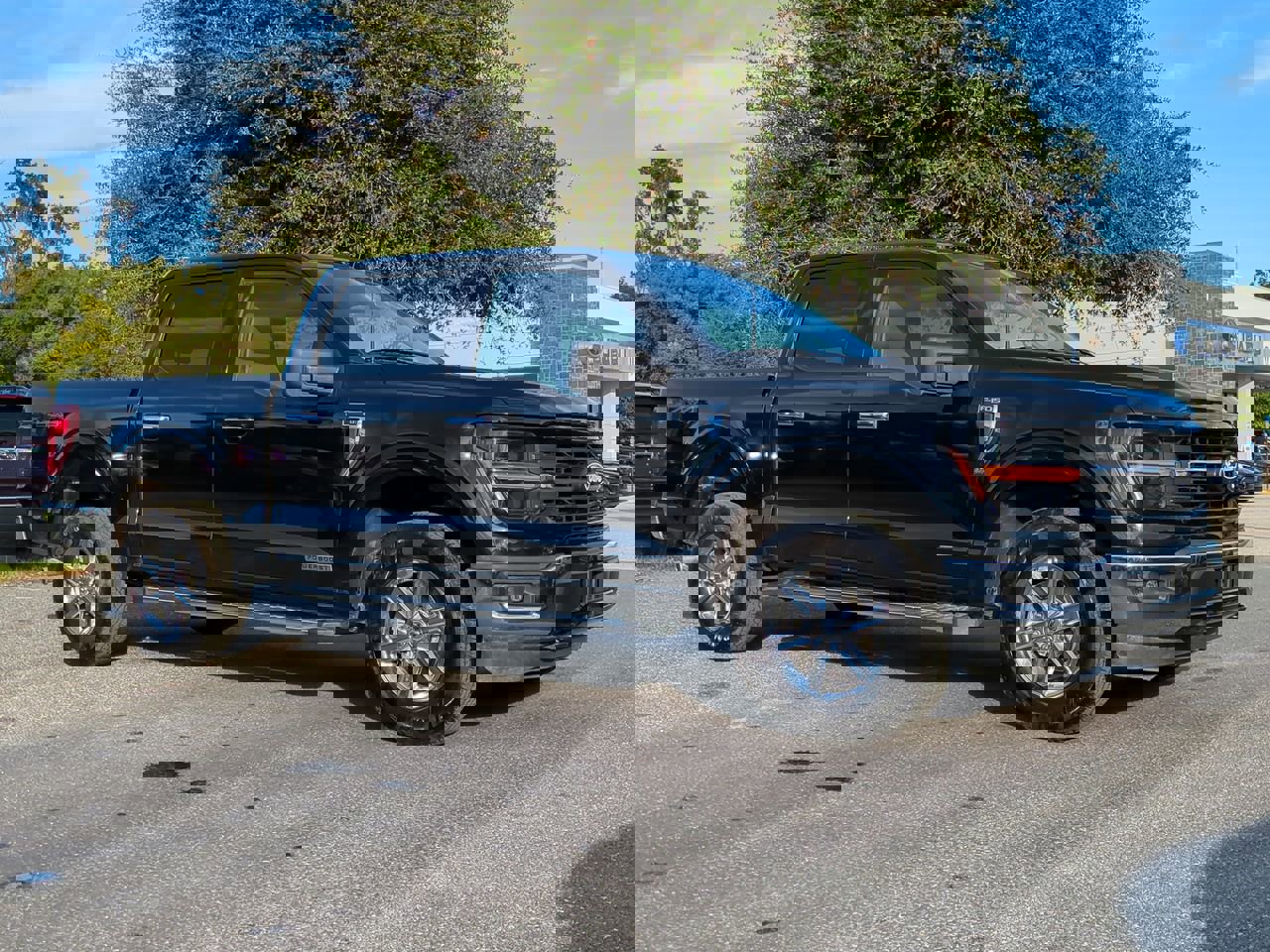 2024 Ford F-150 XLT photo 2