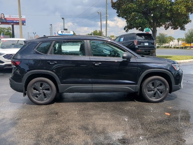 2025 Volkswagen Taos S photo 3
