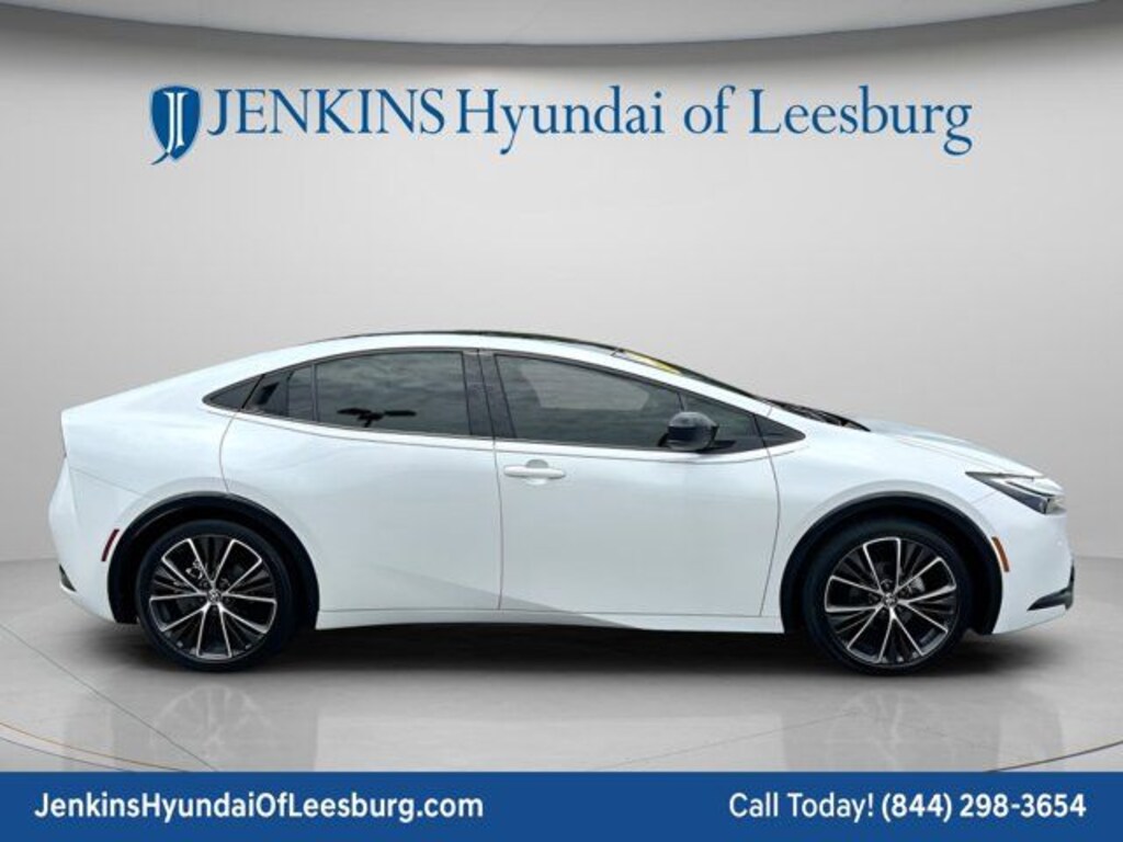 Used 2024 Toyota Prius XLE Hatchback