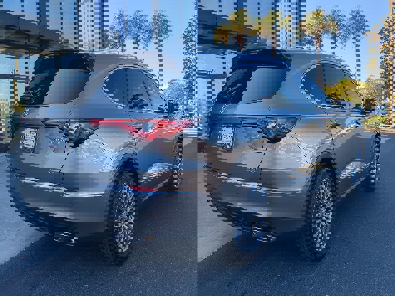 2024 Acura MDX Advance SH-AWD photo 2