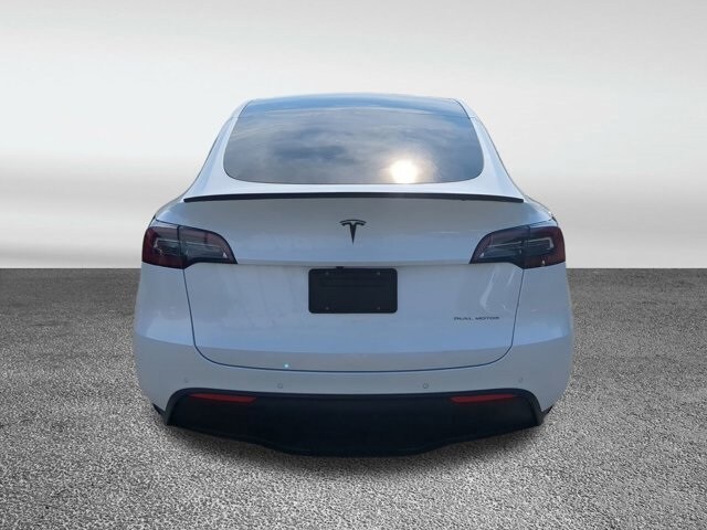 2022 Tesla Model Y Long Range photo 4