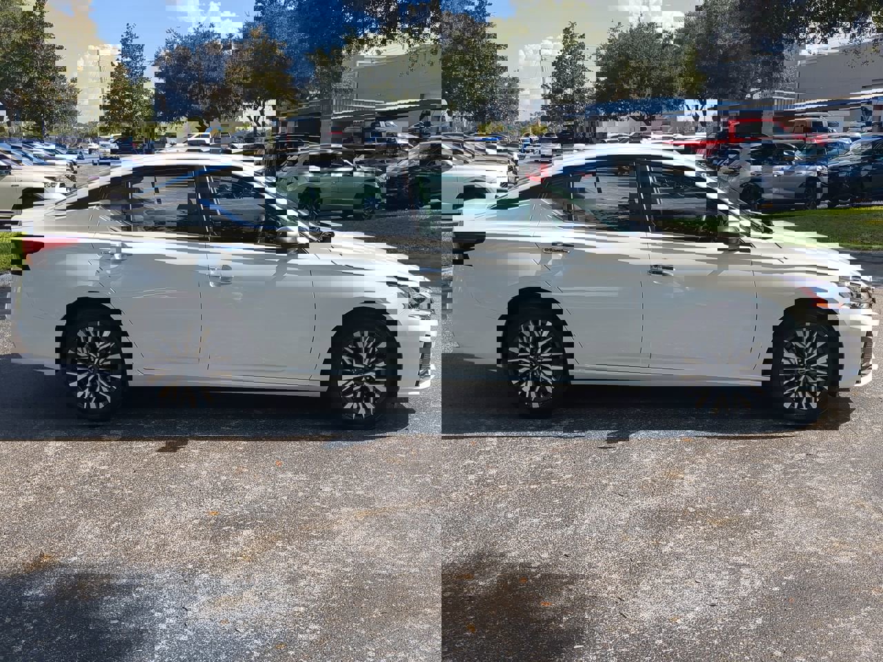 2025 Nissan Altima 2.5 SV photo 3