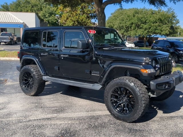 2023 Jeep Wrangler Altitude Sahara photo 2