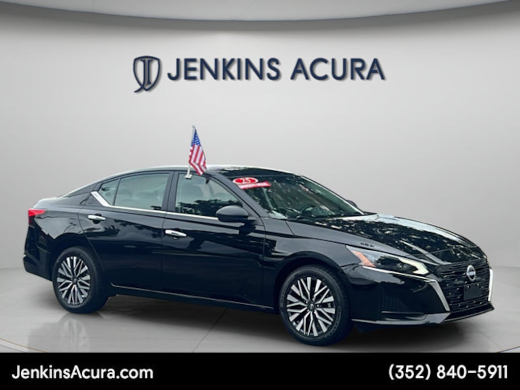 Used 2025 Nissan Altima SV Sedan