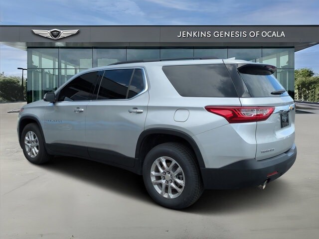 2021 Chevrolet Traverse Cloth 1LT photo 2