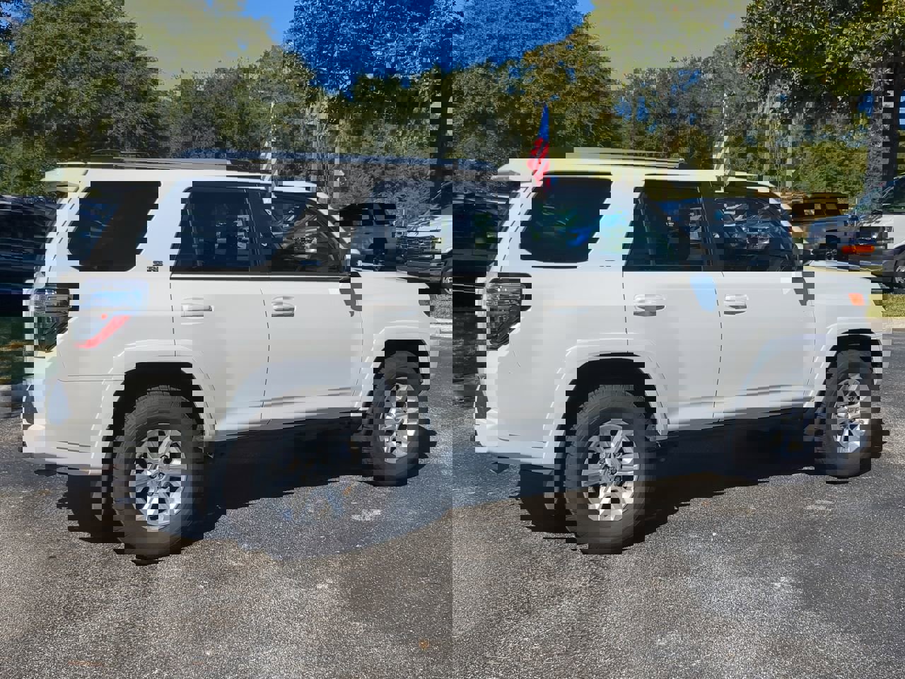 2021 Toyota 4Runner SR5 photo 3