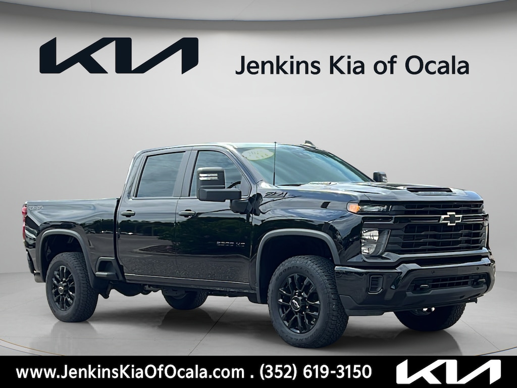 Used 2025 Chevrolet Silverado 2500 HD Custom Truck Crew Cab