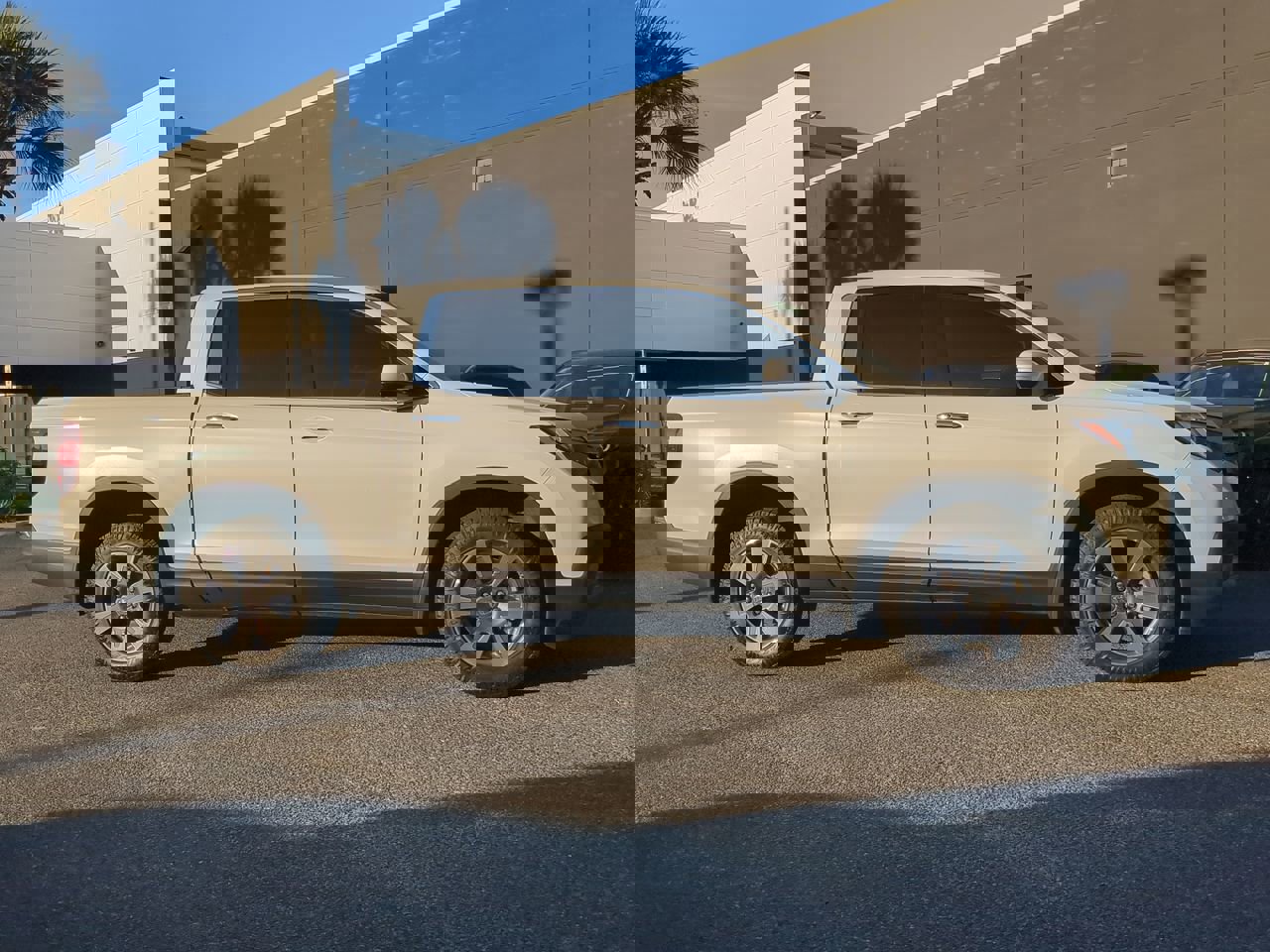 2019 Honda Ridgeline RTL-E photo 2