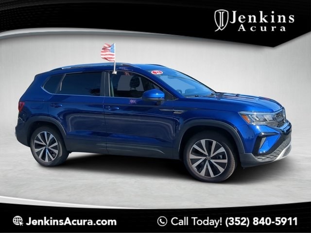 2022 Volkswagen Taos SE's photo