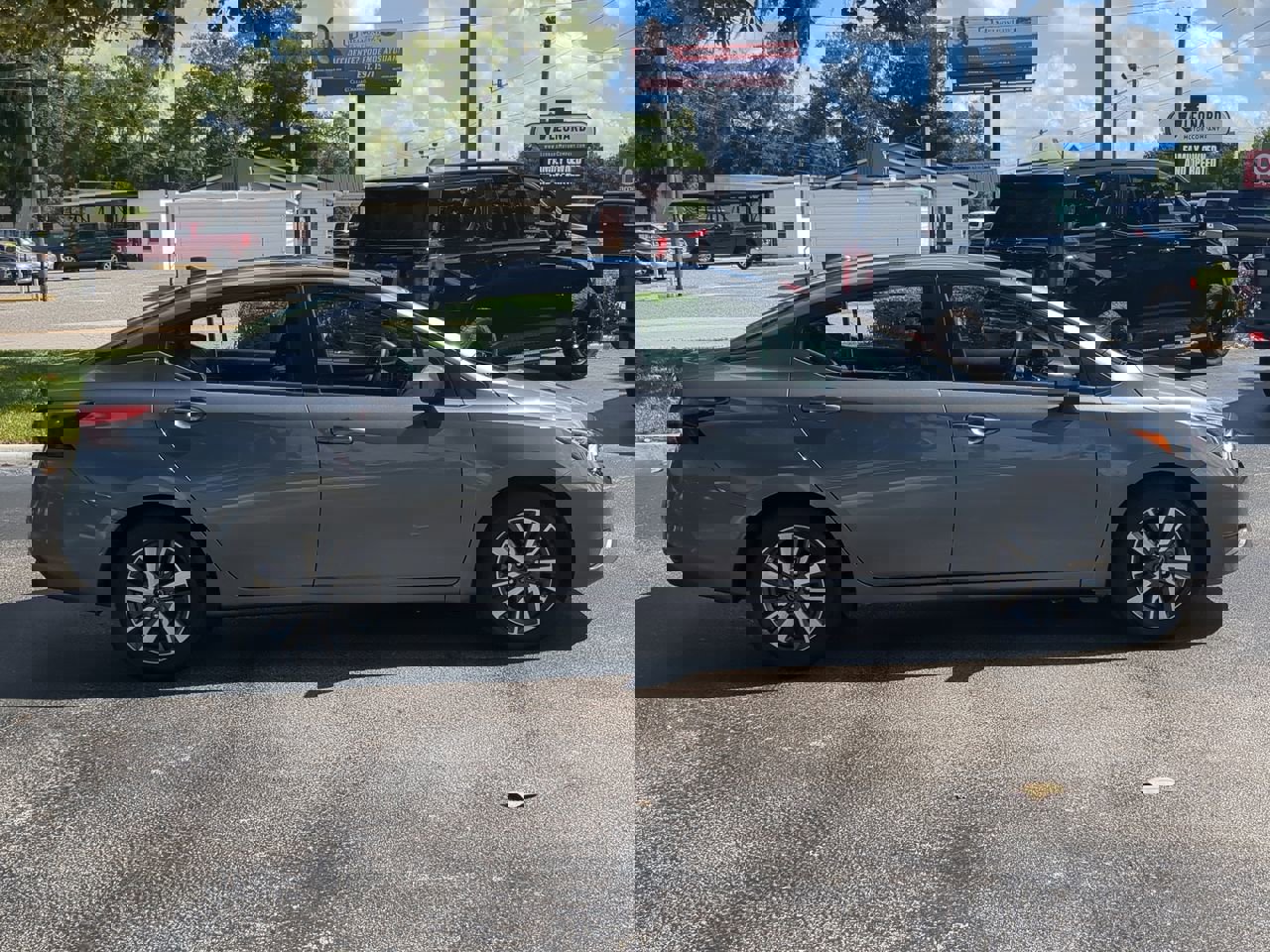 2023 Nissan Versa 1.6 SV photo 2