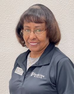 Staff member Yvonne Fason from ID_e018d8039ba6