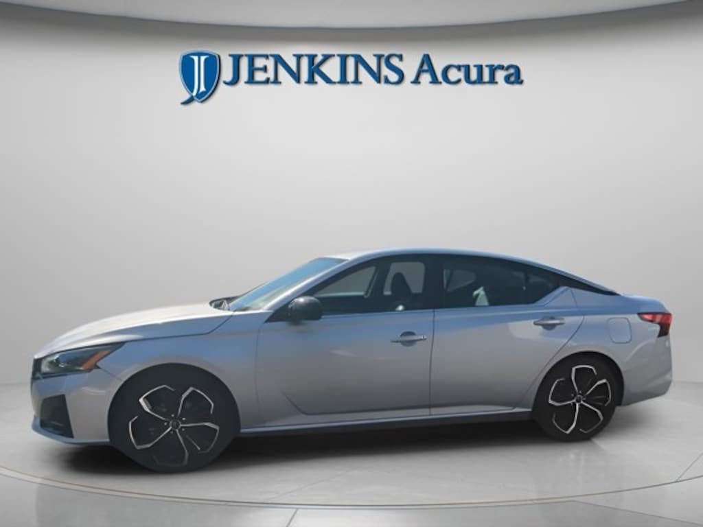 Used 2024 Nissan Altima 2.5 SR Sedan