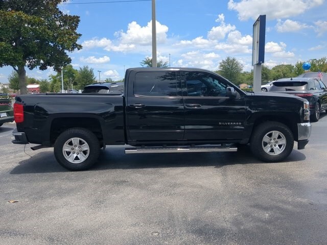 2018 Chevrolet Silverado 1500 LT photo 2