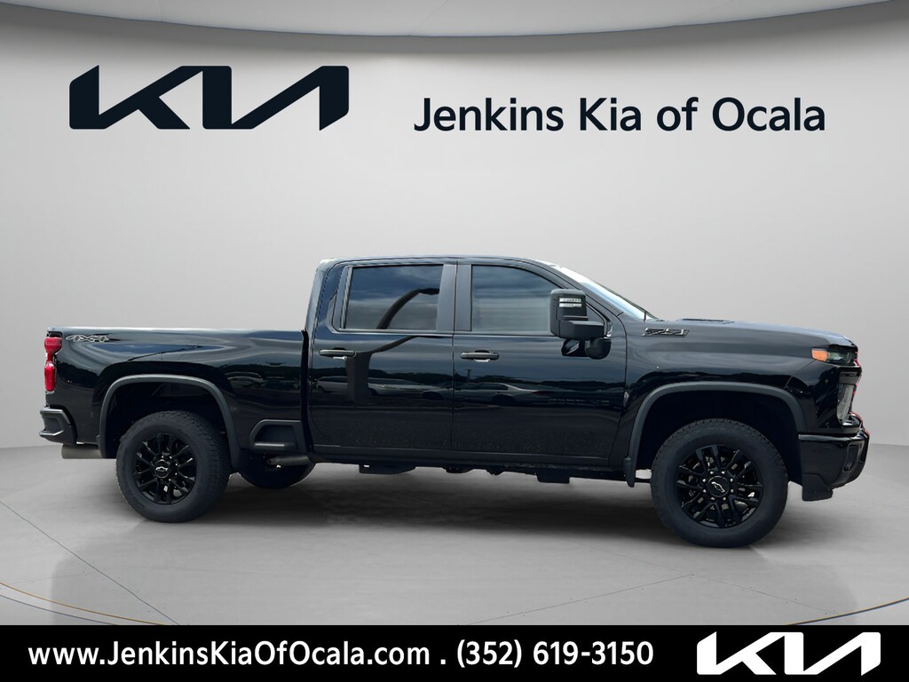 Used 2025 Chevrolet Silverado 2500 HD Custom Truck Crew Cab