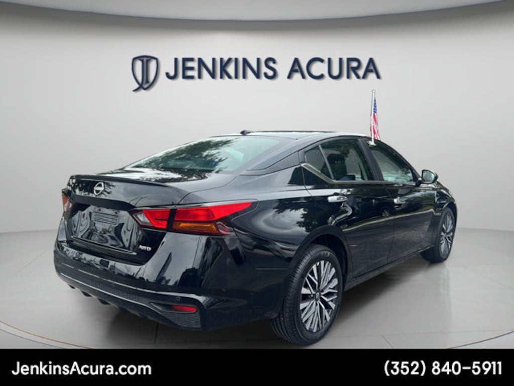 Used 2025 Nissan Altima SV Sedan