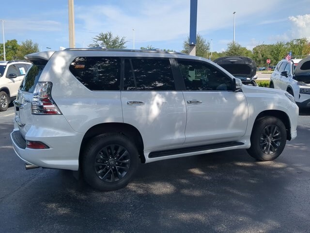 2023 Lexus GX 460 photo 3