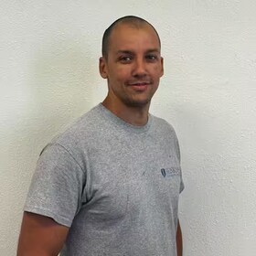 Staff member Orlando Fernandez from ID_7ad46dac4cd8