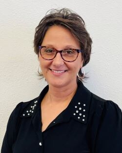 Staff member Stacy Kash from ID_7ad46dac4cd8