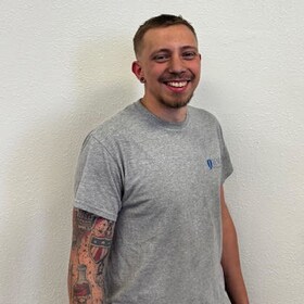 Staff member Chris Gibson from ID_7ad46dac4cd8