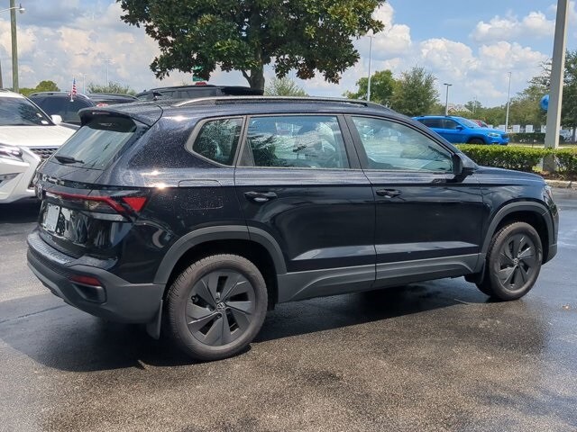2025 Volkswagen Taos S photo 4