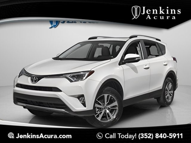 2017 Toyota RAV4 XLE's photo