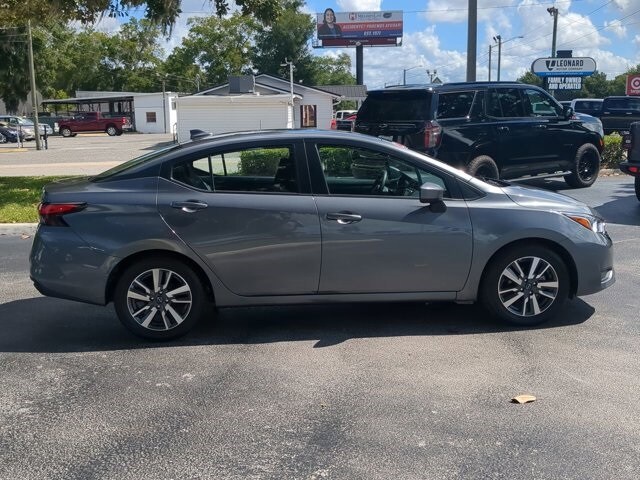 2023 Nissan Versa 1.6 SV photo 3