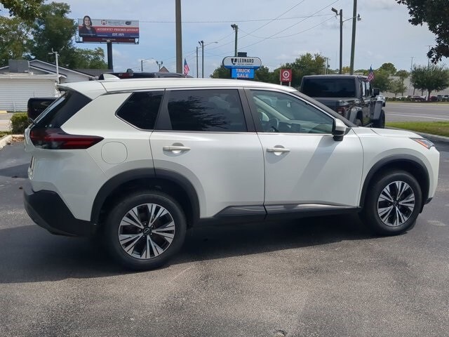 2023 Nissan Rogue SV photo 3