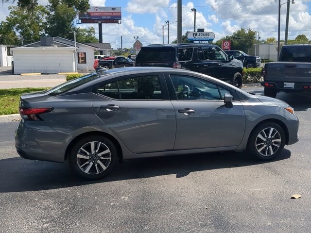 2023 Nissan Versa 1.6 SV photo 4