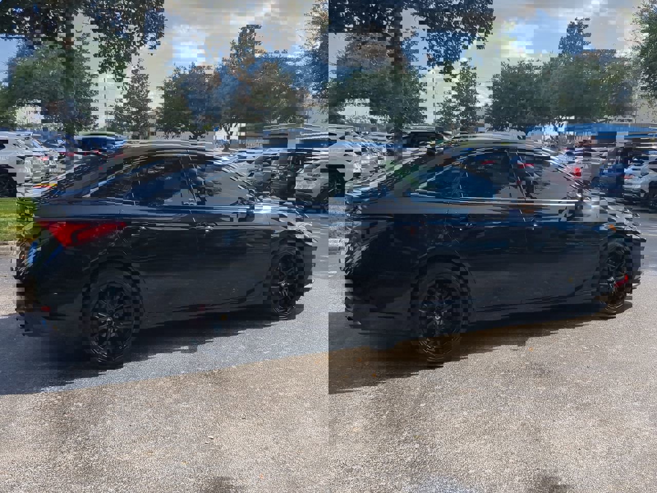 2019 Toyota Avalon XLE photo 4