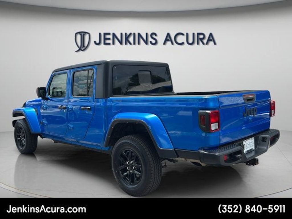 Used 2023 Jeep Gladiator Sport Truck Crew Cab