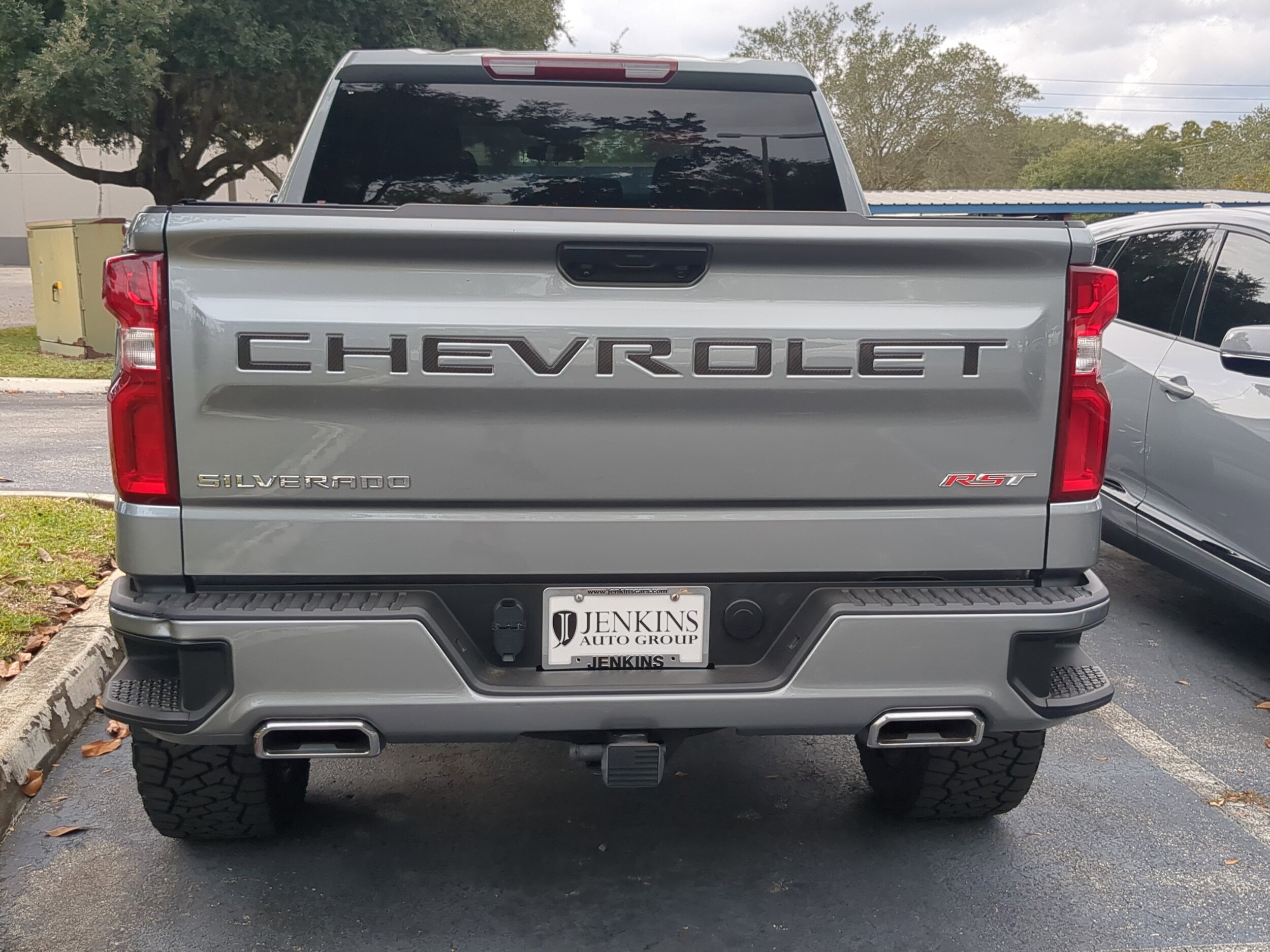 2024 Chevrolet Silverado 1500 RST photo 2