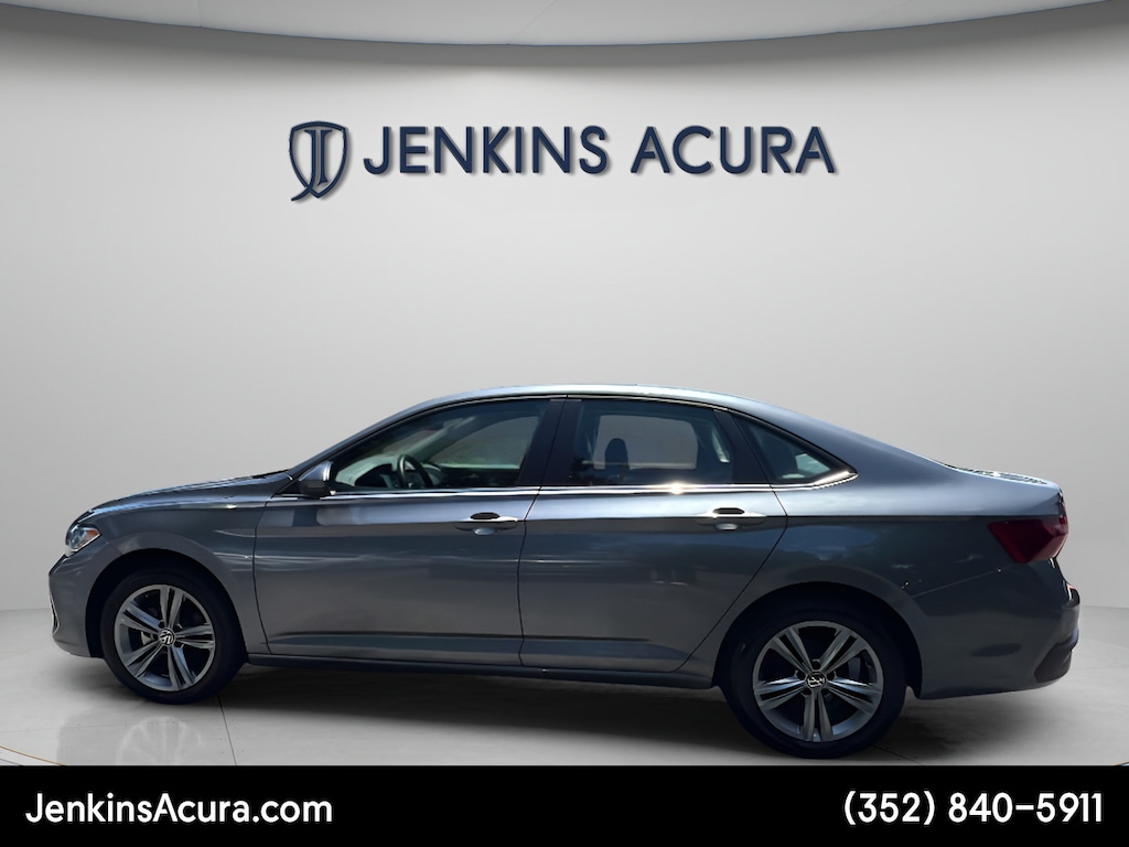 Used 2024 Volkswagen Jetta 1.5T SE Sedan