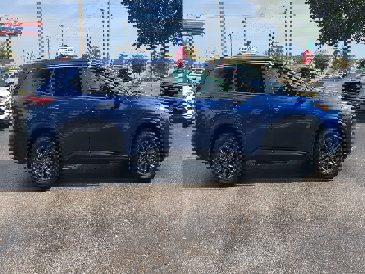 2023 Nissan Rogue S photo 3