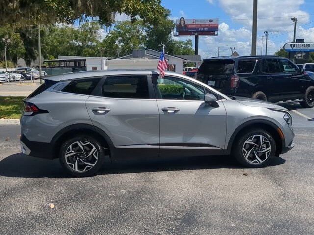 2023 Kia Sportage LX photo 2