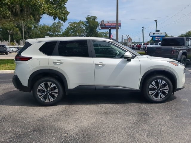 2023 Nissan Rogue SV photo 2