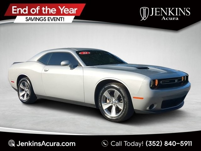 2022 Dodge Challenger SXT's photo