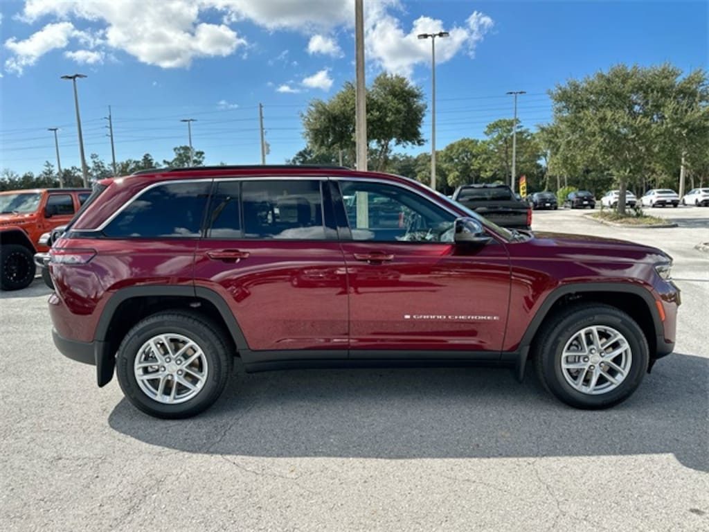 New 2025 Jeep Grand Cherokee LAREDO X 4X2 Sport Utility
