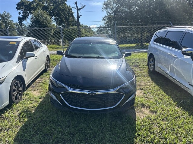 2024 Chevrolet Malibu RS photo 2