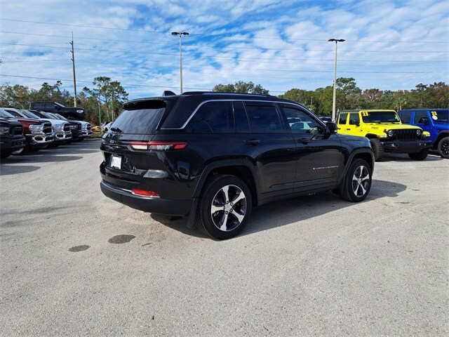 2024 Jeep Cherokee 4xe photo 4